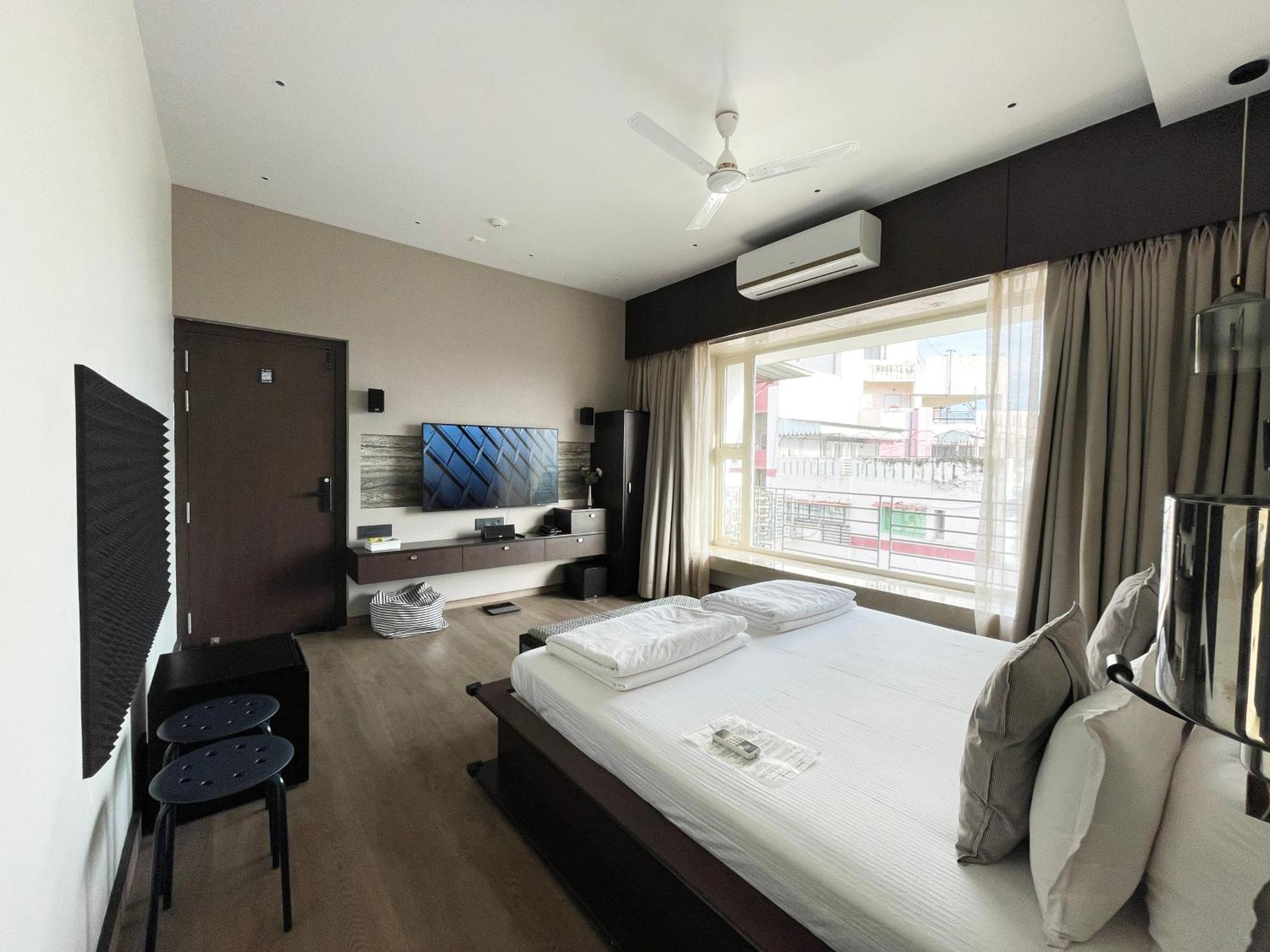 Central Bed & Breakfast Bed & Breakfast Kolkata